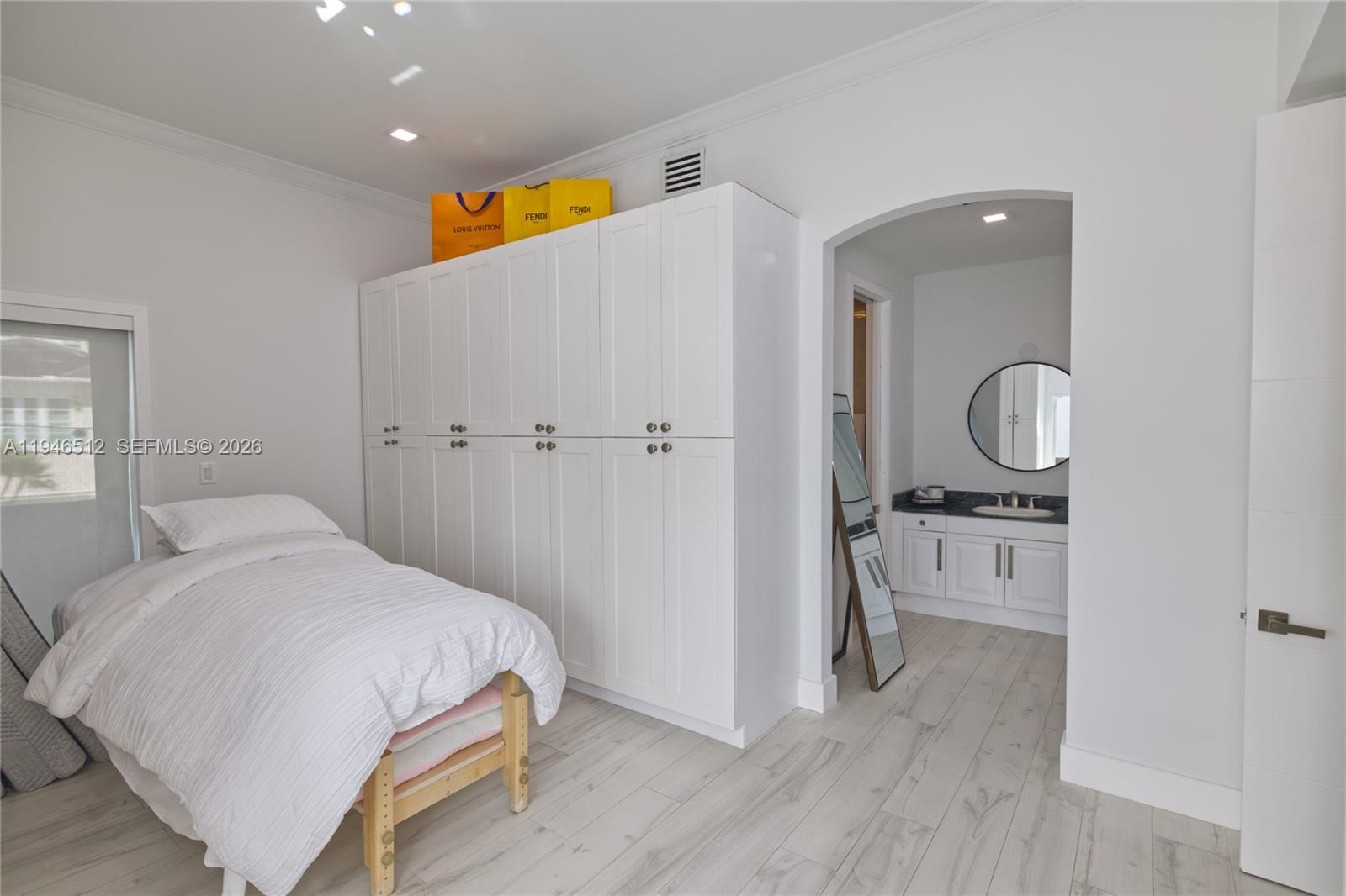 EASTERN SHORES 1ST ADDN - Residential
