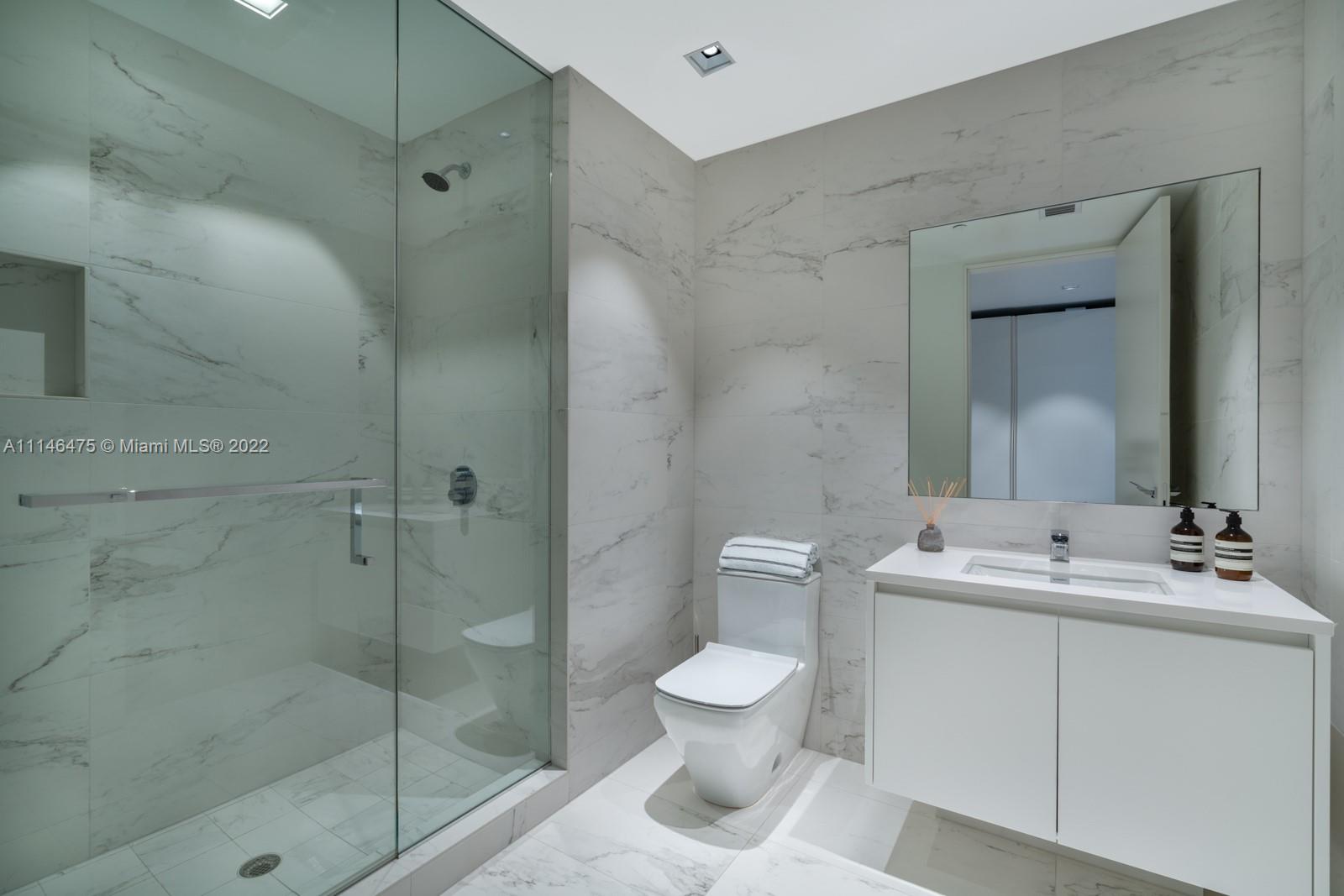 ONE THOUSAND MUSEUM CONDO - Residential