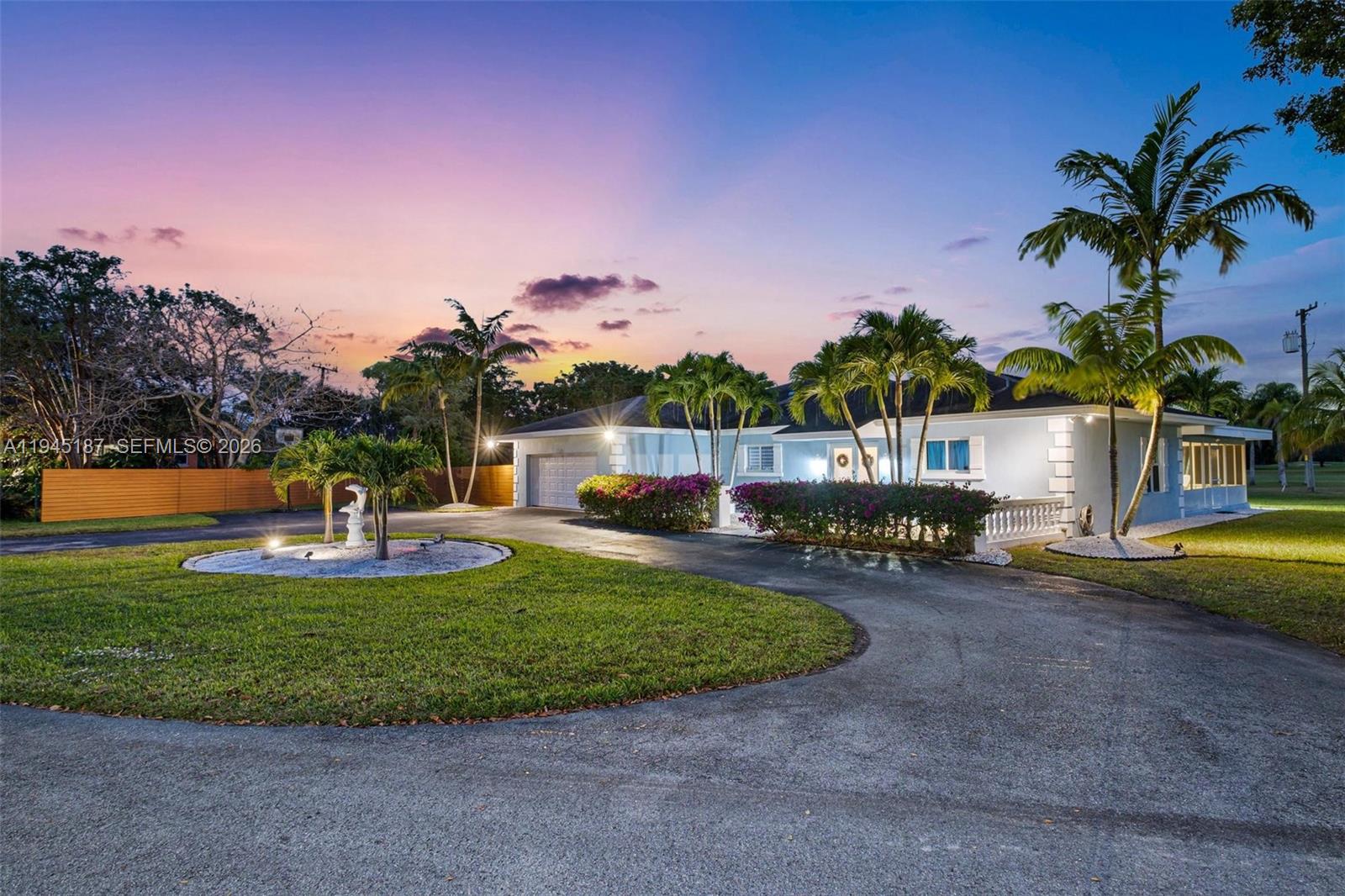 COUNTRY CLUB ESTS OF HOME - Residential