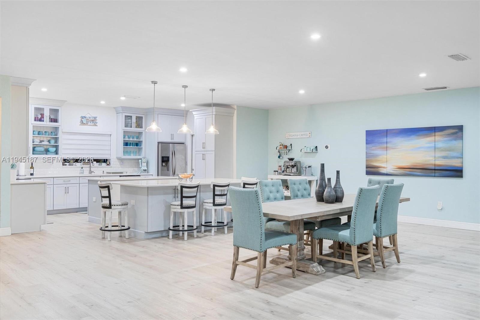 COUNTRY CLUB ESTS OF HOME - Residential