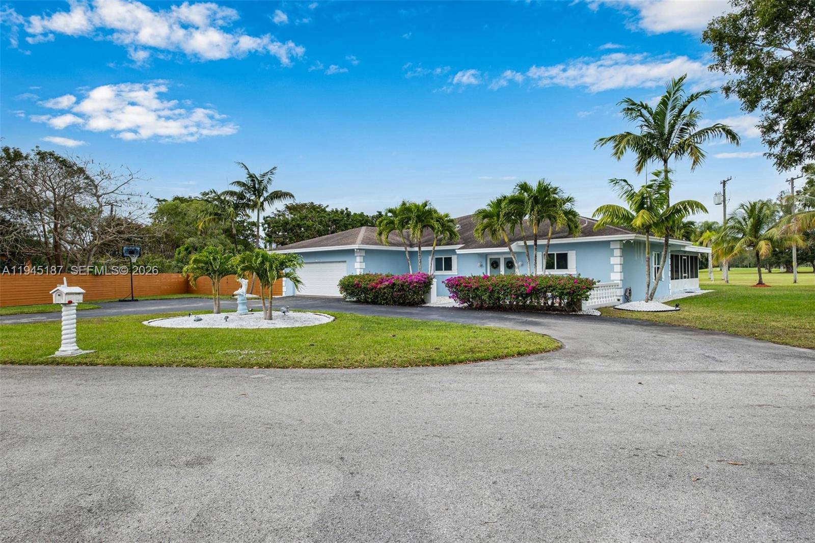 COUNTRY CLUB ESTS OF HOME - Residential