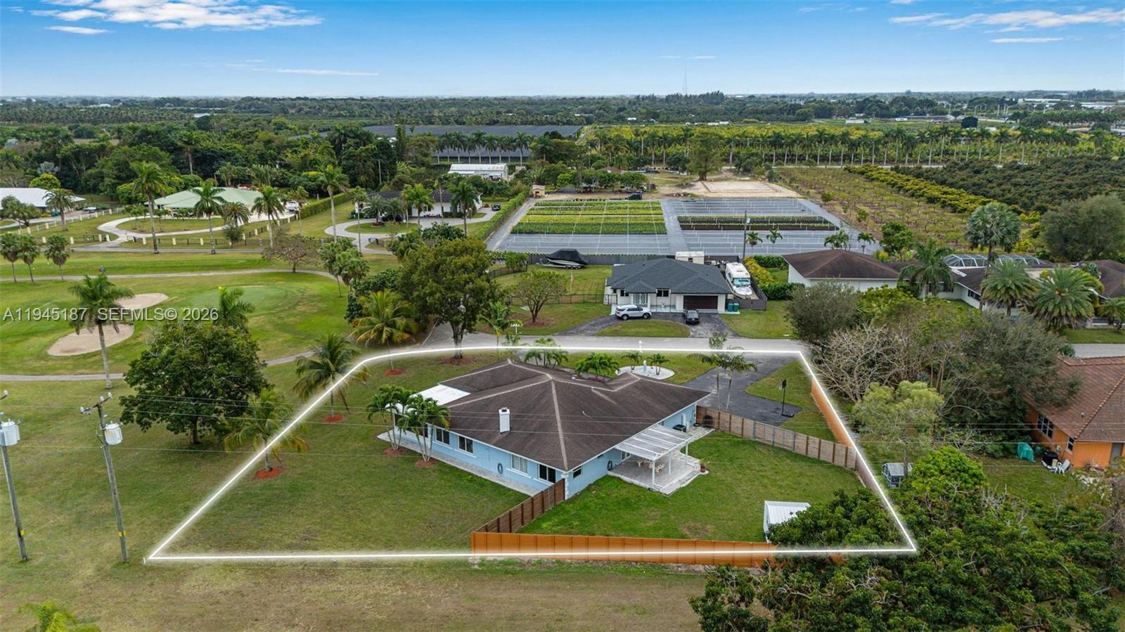 COUNTRY CLUB ESTS OF HOME - Residential