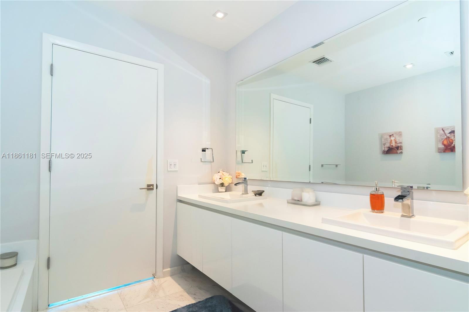 PARAMOUNT FT LAUDERDALE C - Residential