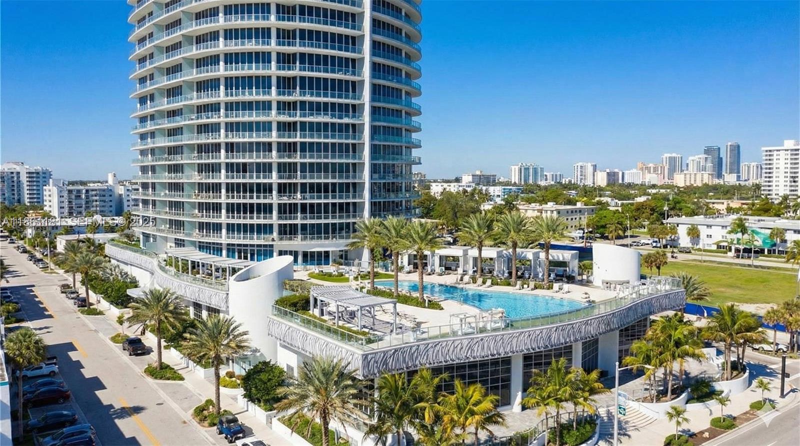PARAMOUNT FT LAUDERDALE C - Residential