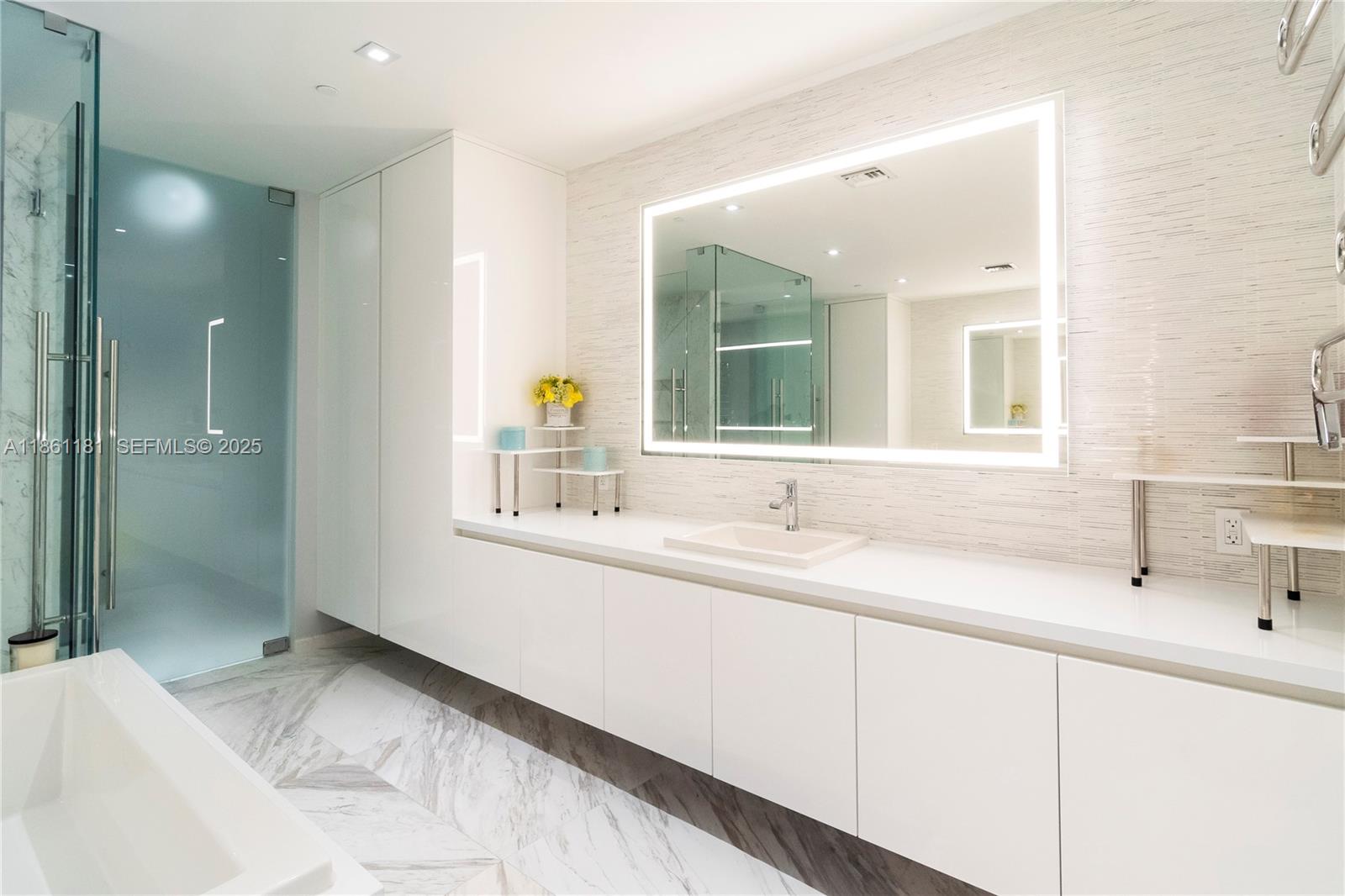 PARAMOUNT FT LAUDERDALE C - Residential