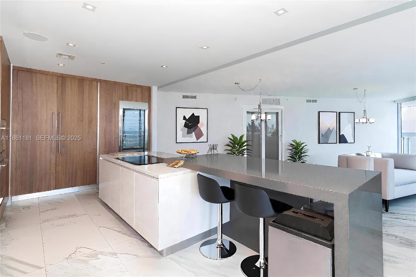 PARAMOUNT FT LAUDERDALE C - Residential