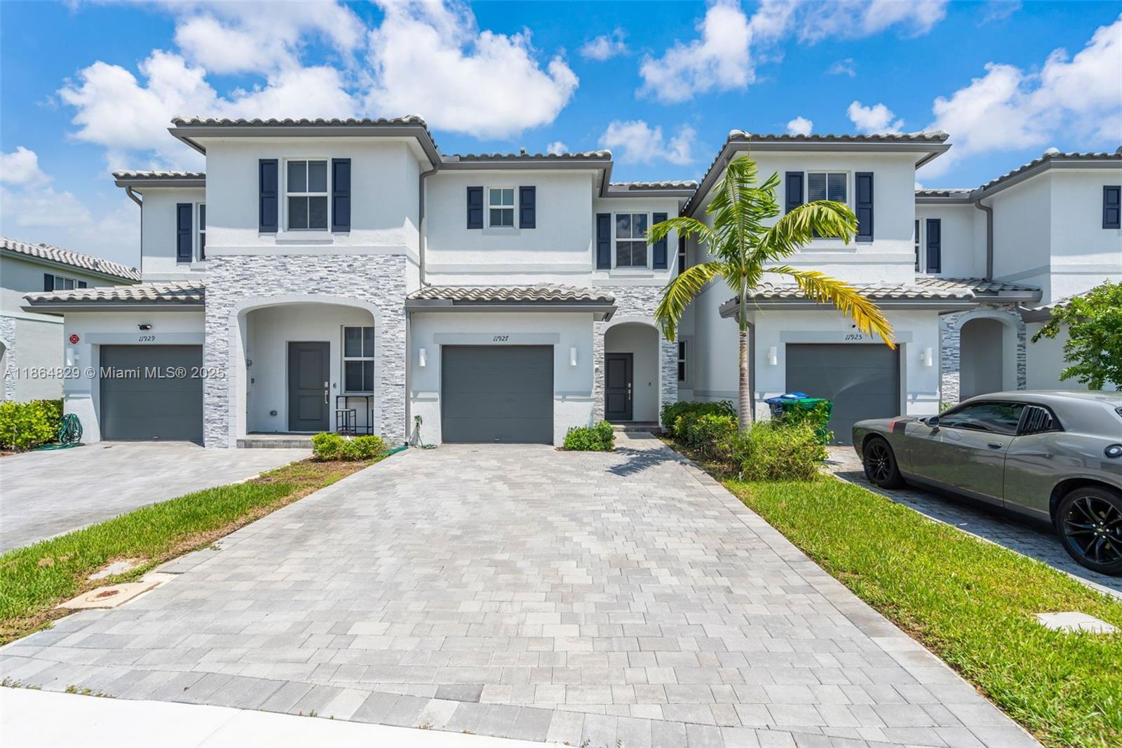 WINDSOR SQUARE - Residential