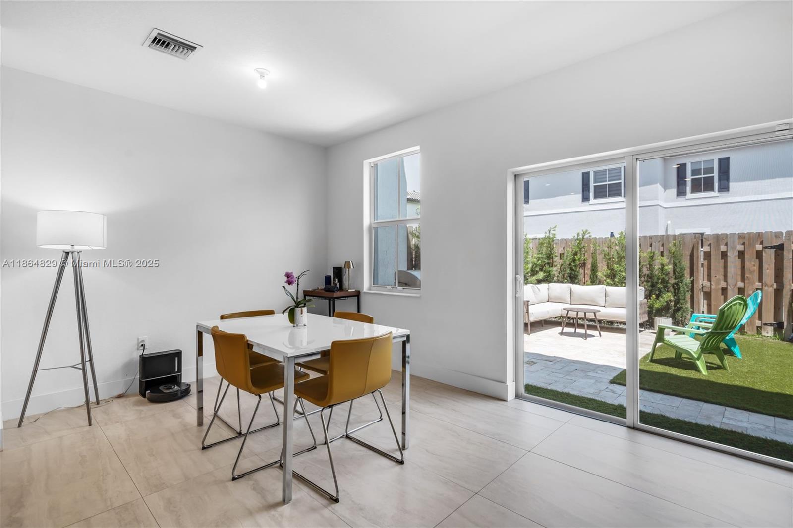 WINDSOR SQUARE - Residential