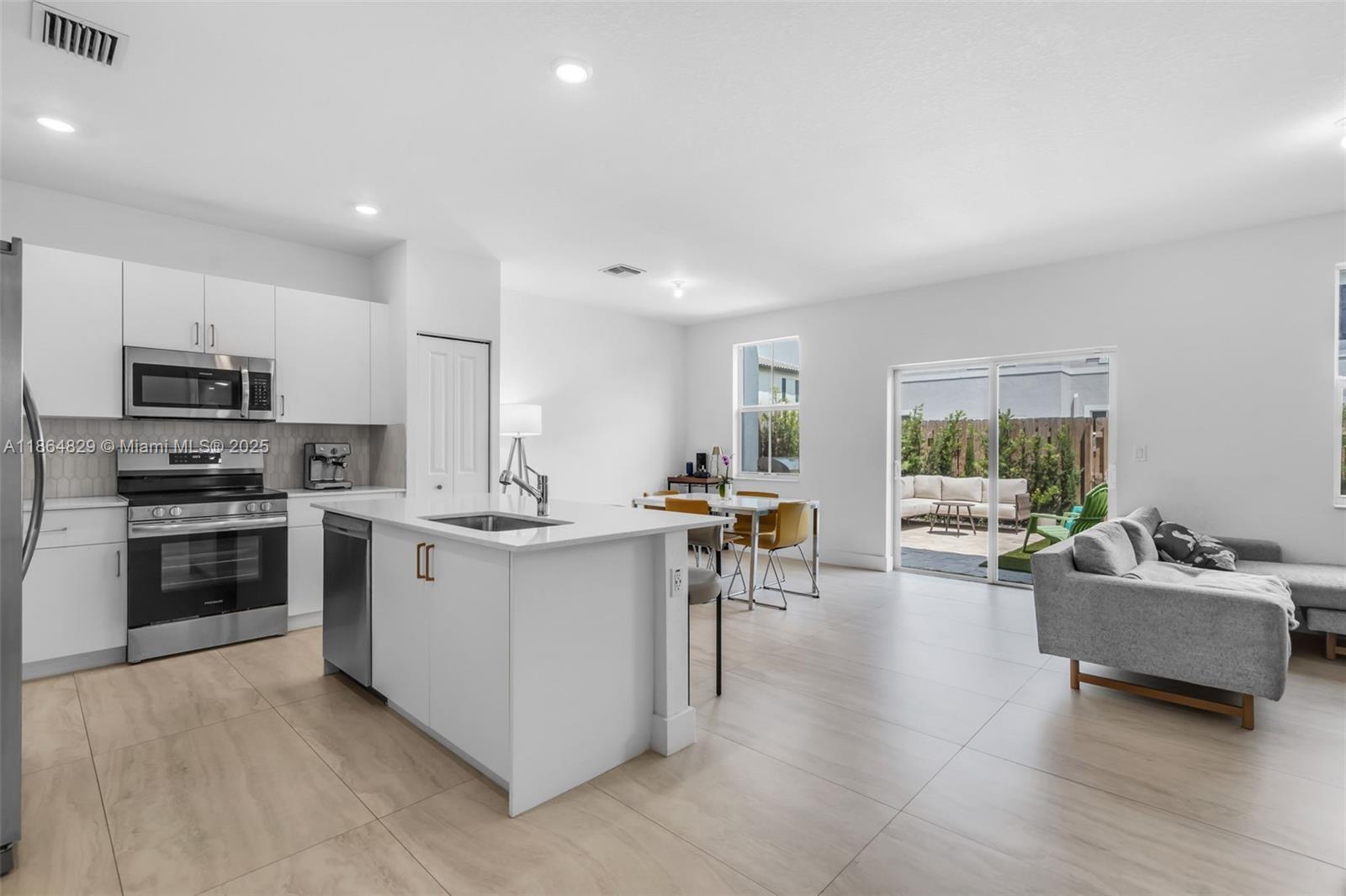 WINDSOR SQUARE - Residential