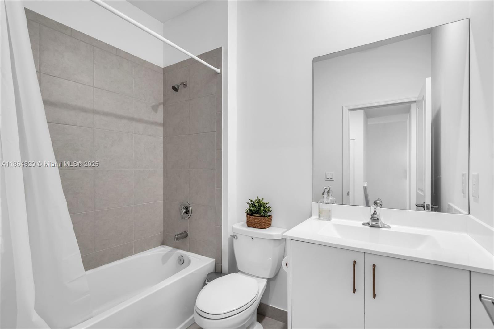 WINDSOR SQUARE - Residential