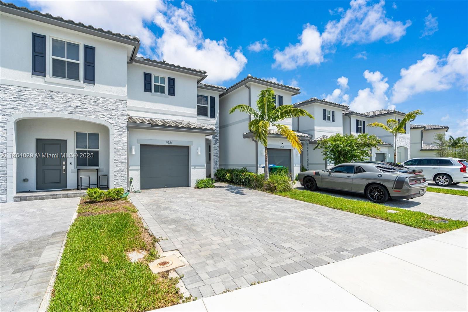 WINDSOR SQUARE - Residential