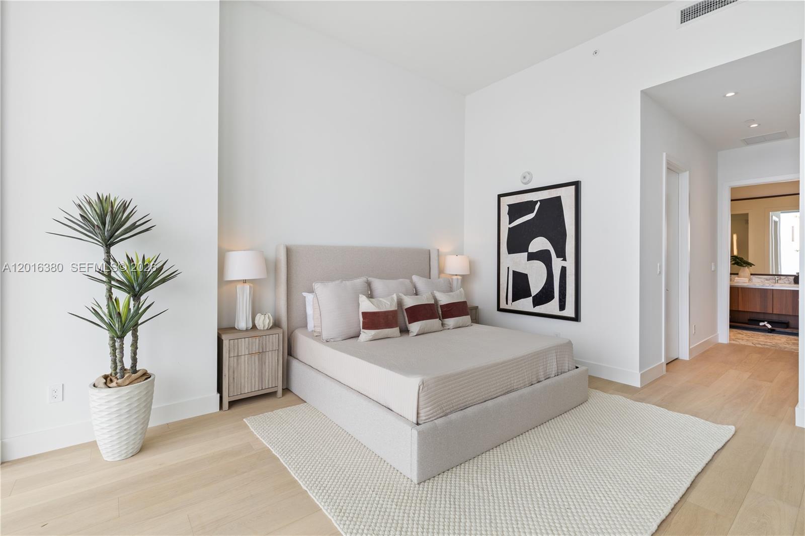 UNA Residences - Residential