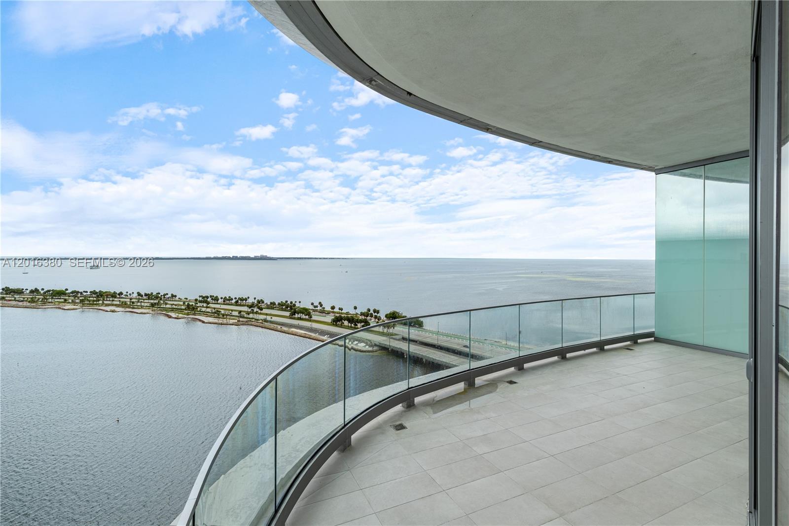 UNA Residences - Residential