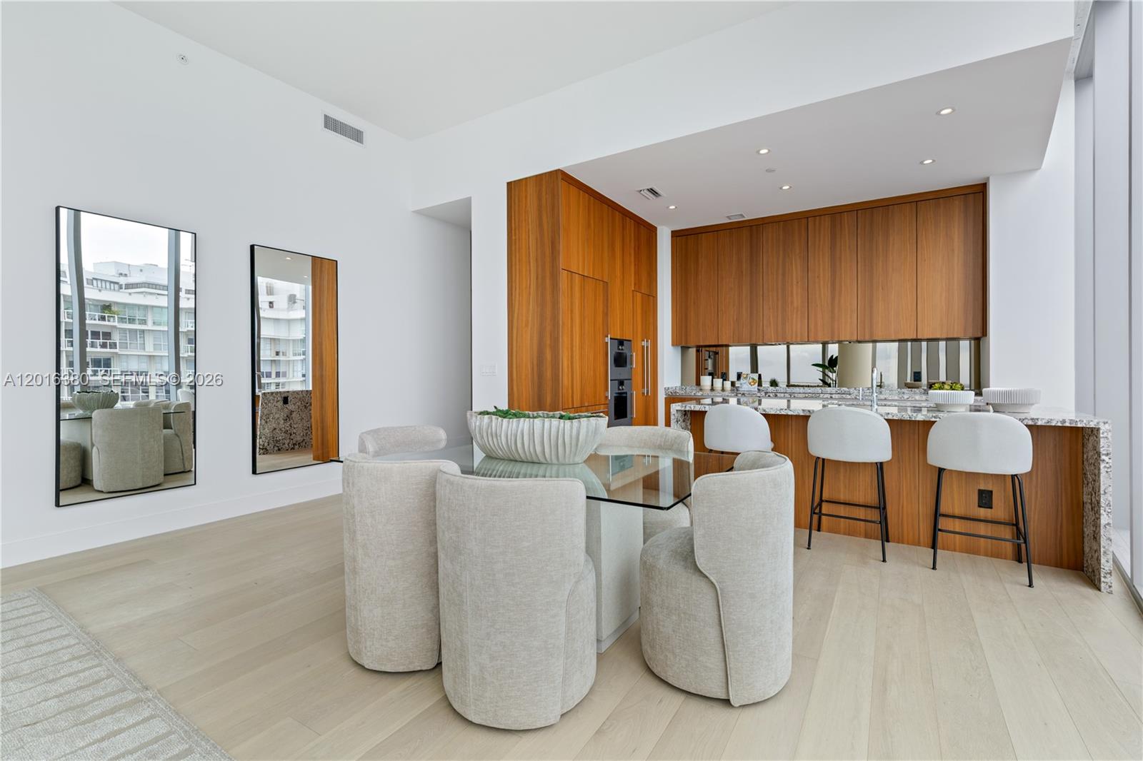 UNA Residences - Residential