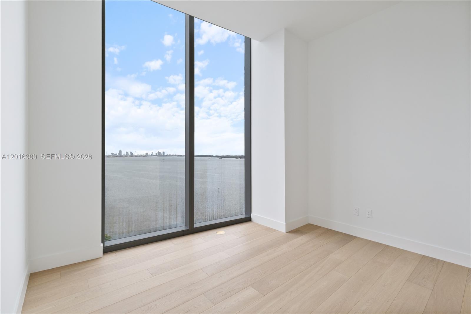 UNA Residences - Residential