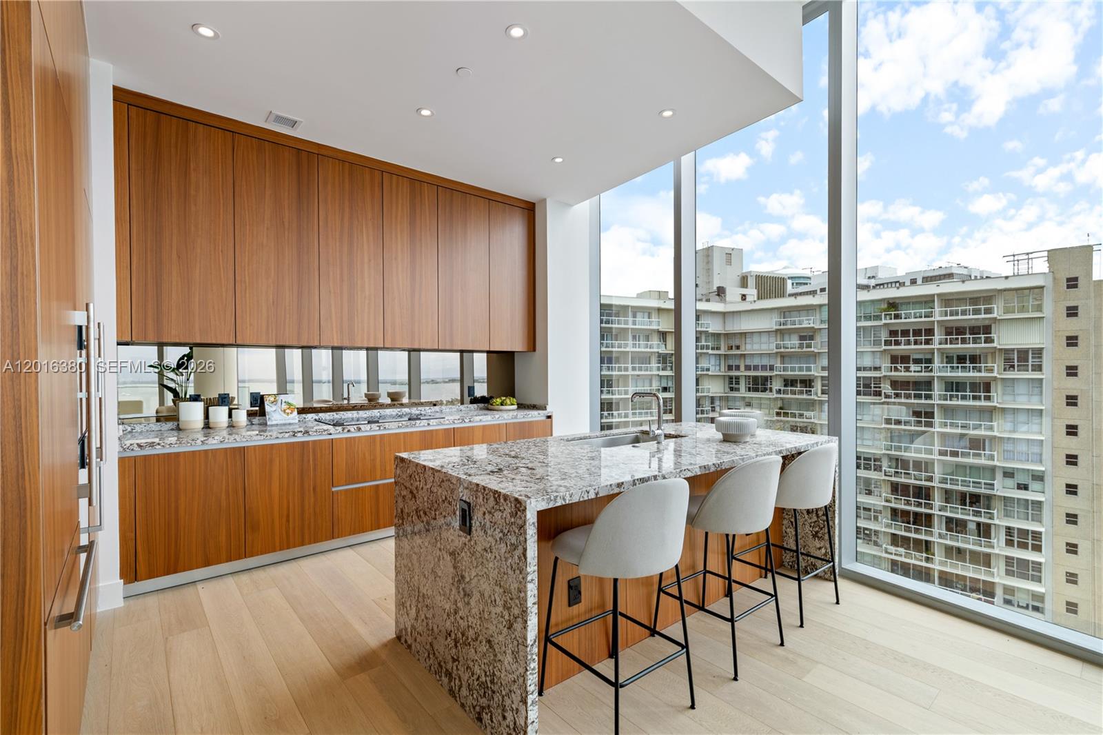 UNA Residences - Residential