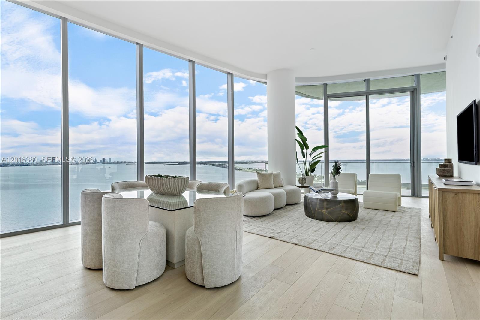 UNA Residences - Residential