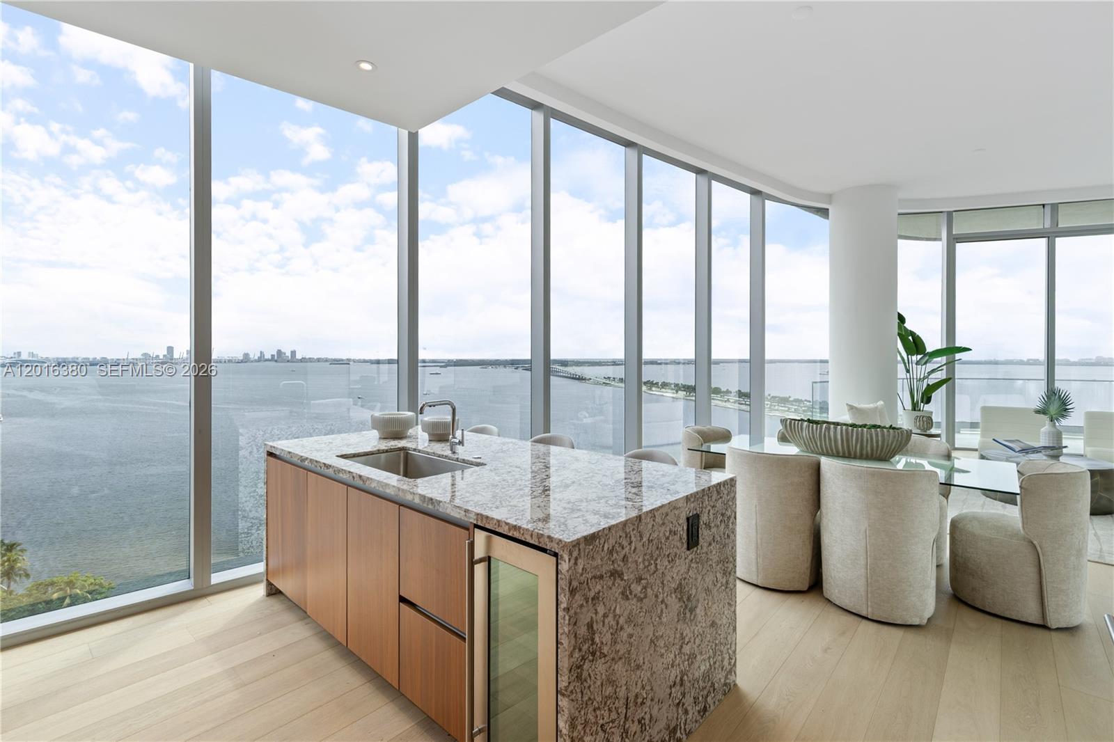 UNA Residences - Residential