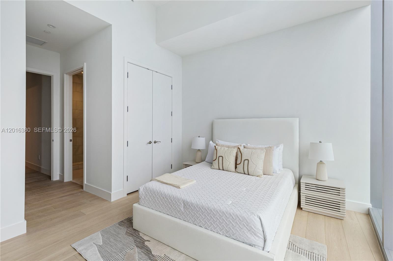 UNA Residences - Residential