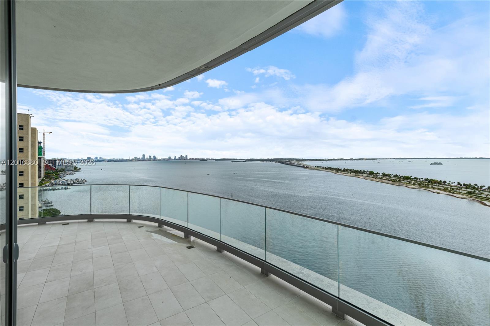 UNA Residences - Residential