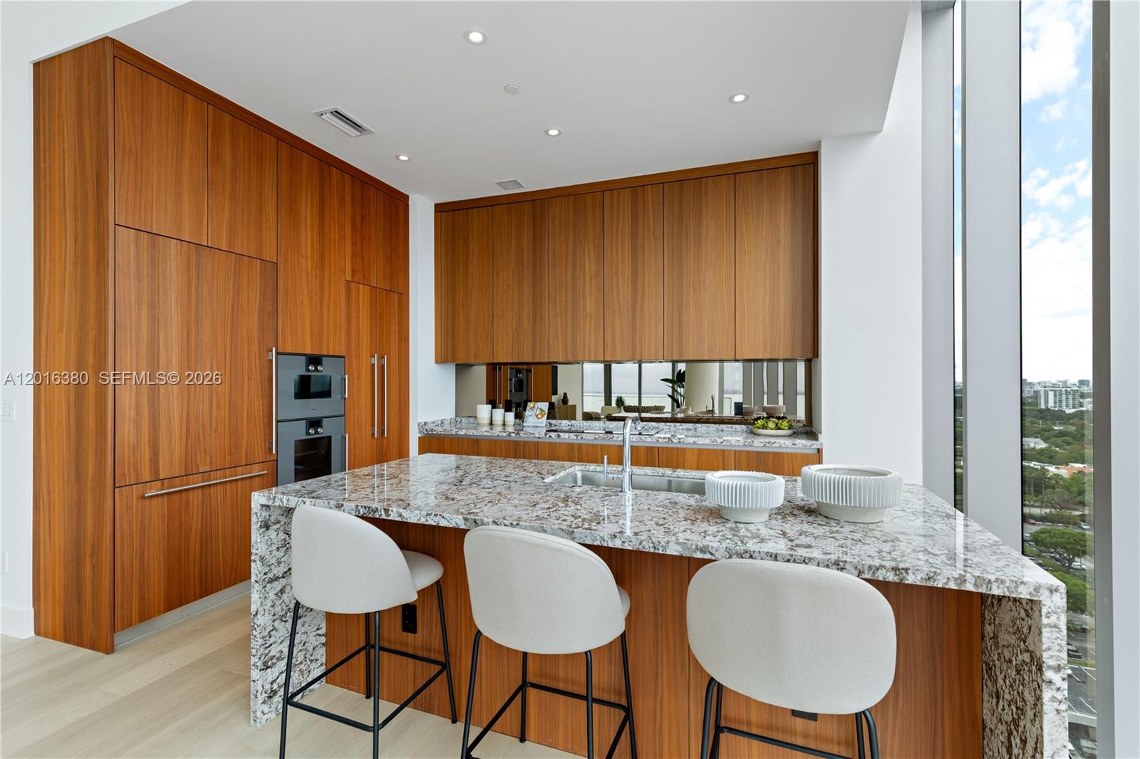 UNA Residences - Residential