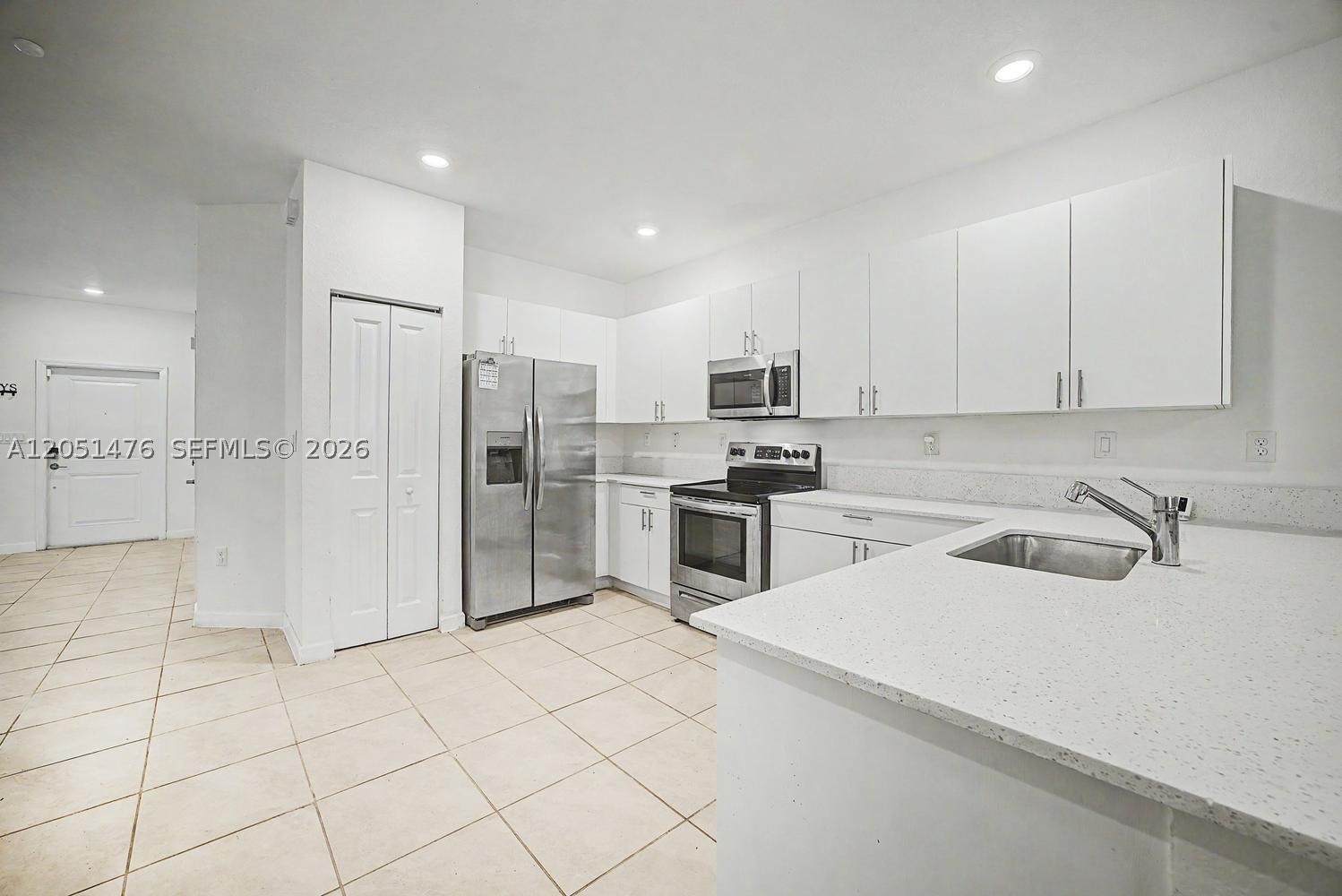 KEYS GATE RESIDENTIAL - Residential Lease
