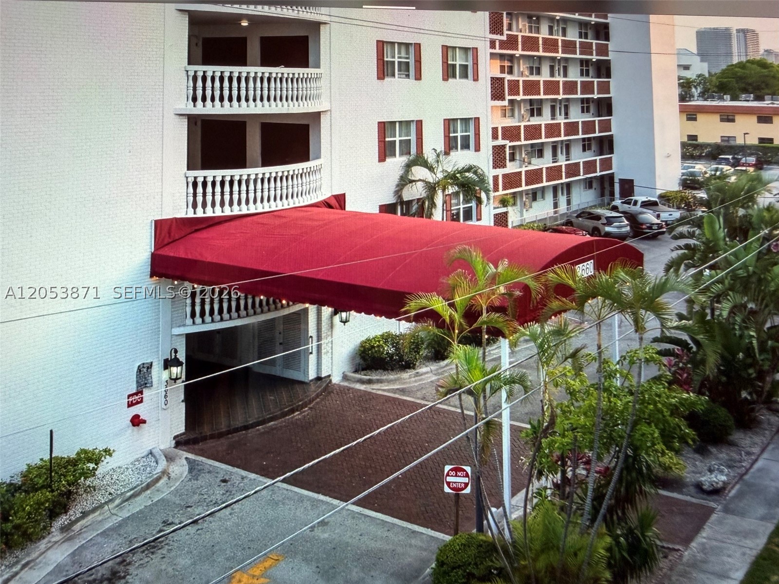 EASTERN SHORES WHITE HOUS - Residential