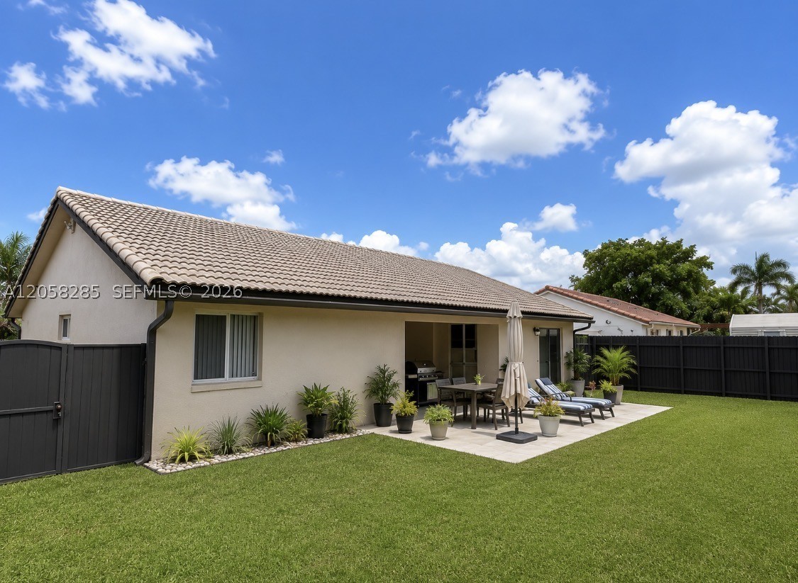 VALENCIA GROVE - Residential