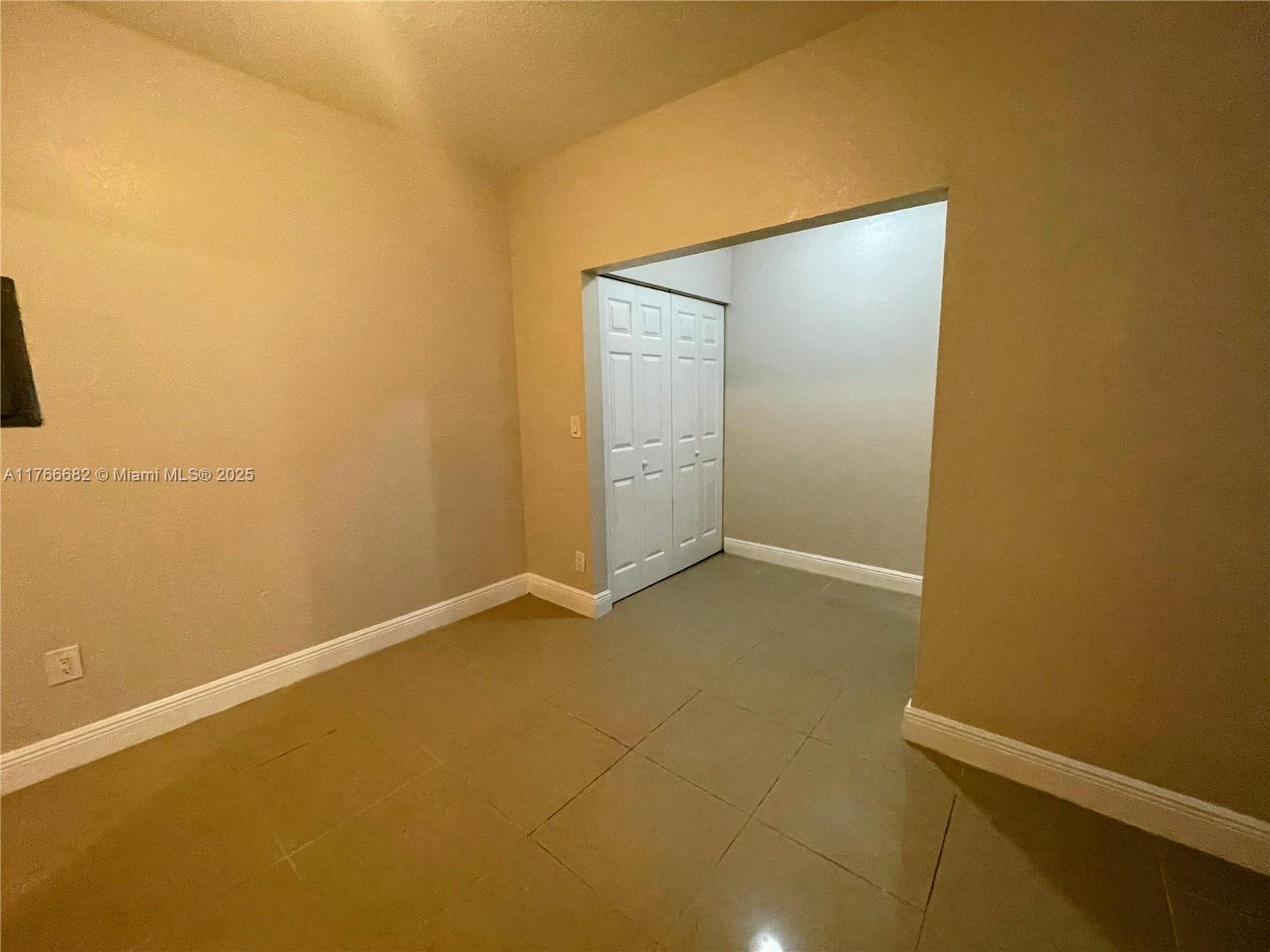 RIVER LOFTS CONDO - Residential Lease