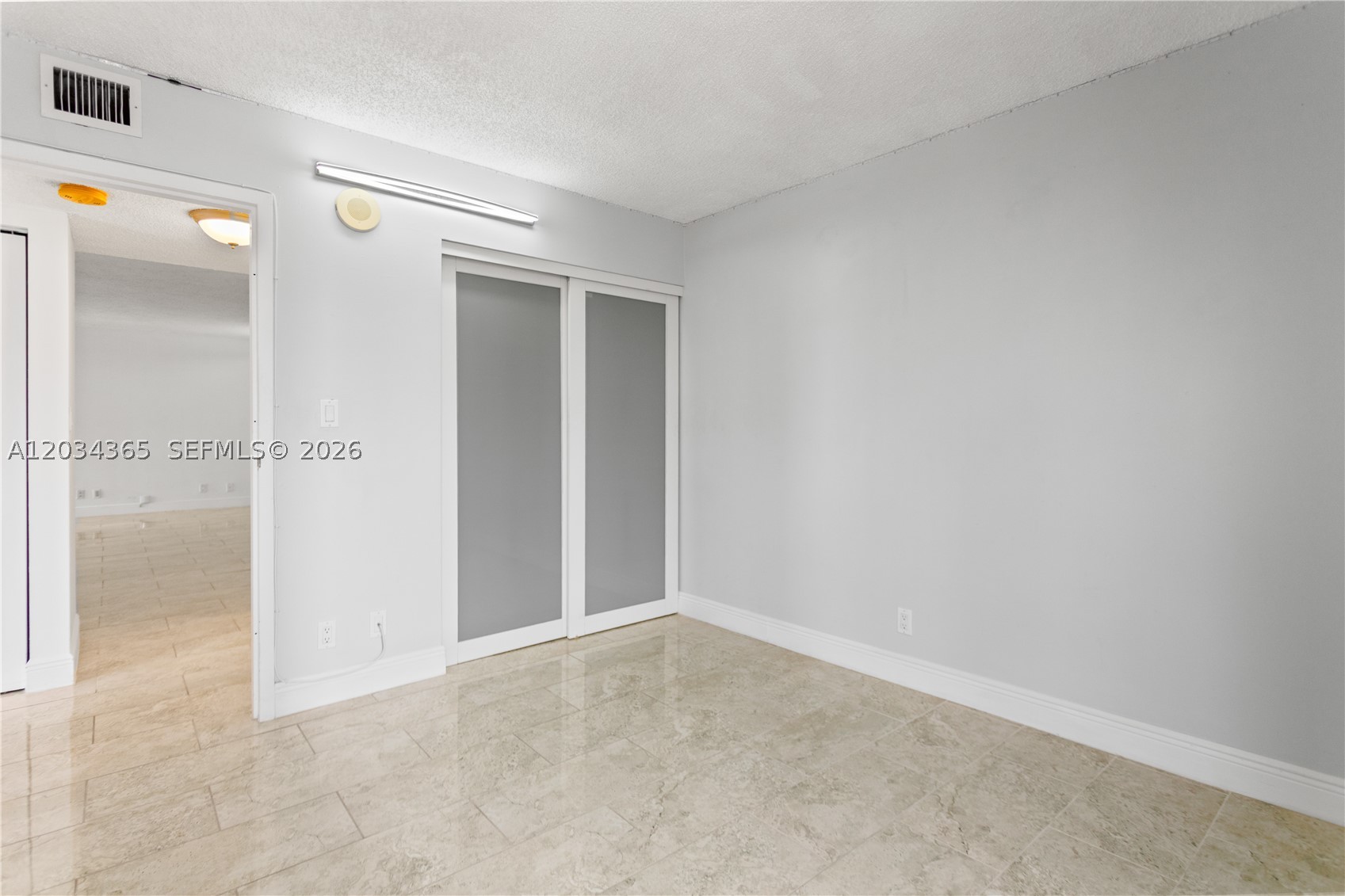 PLAZA OF AMERICAS CONDO P - Residential Lease