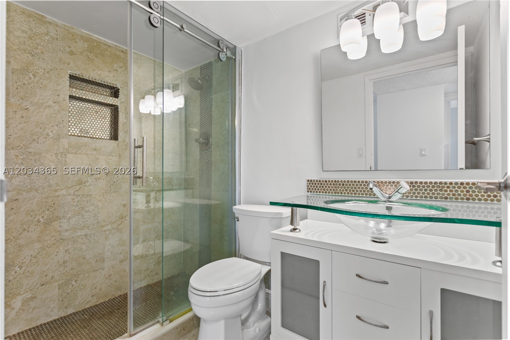 PLAZA OF AMERICAS CONDO P - Residential Lease