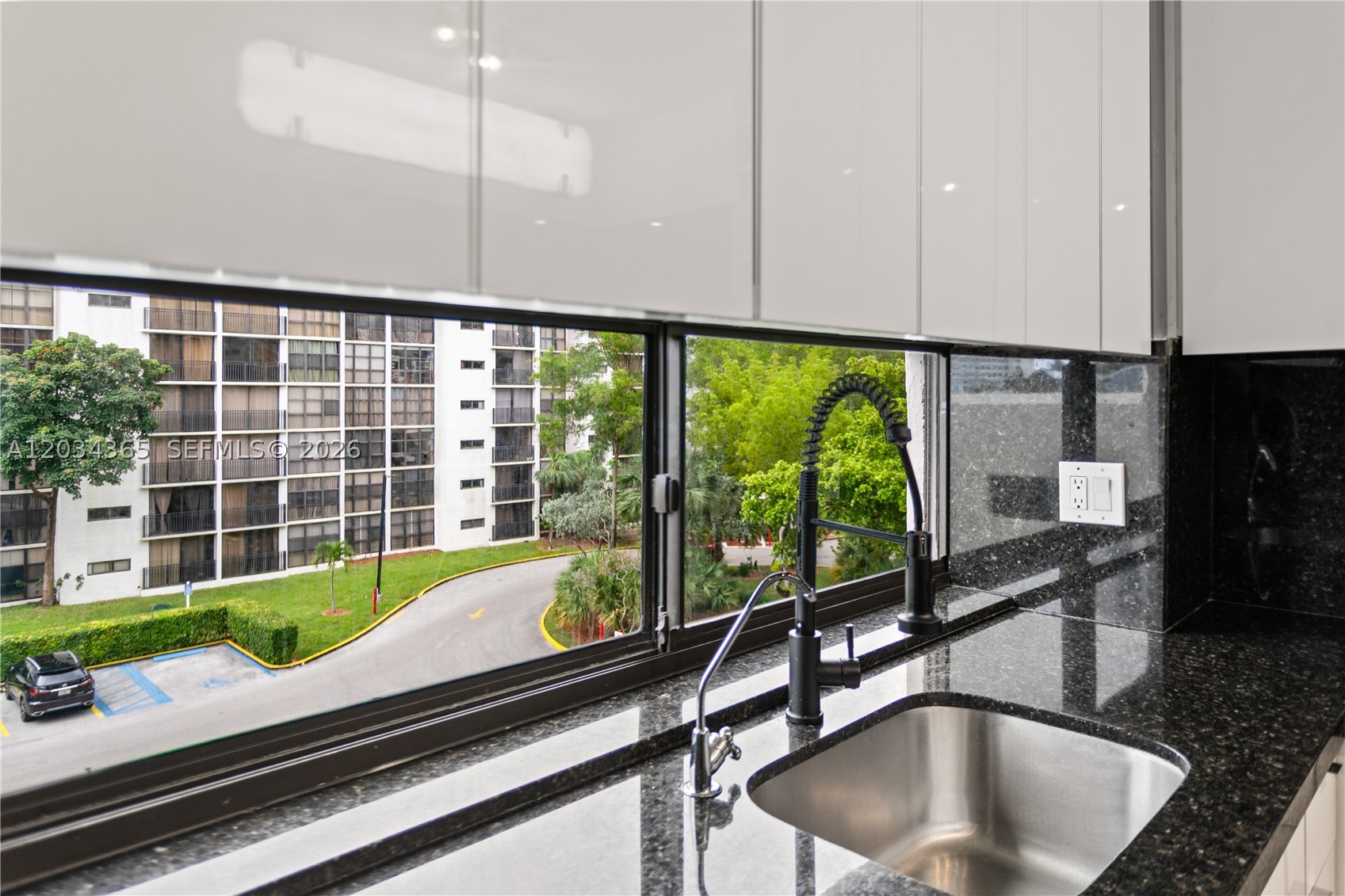 PLAZA OF AMERICAS CONDO P - Residential Lease