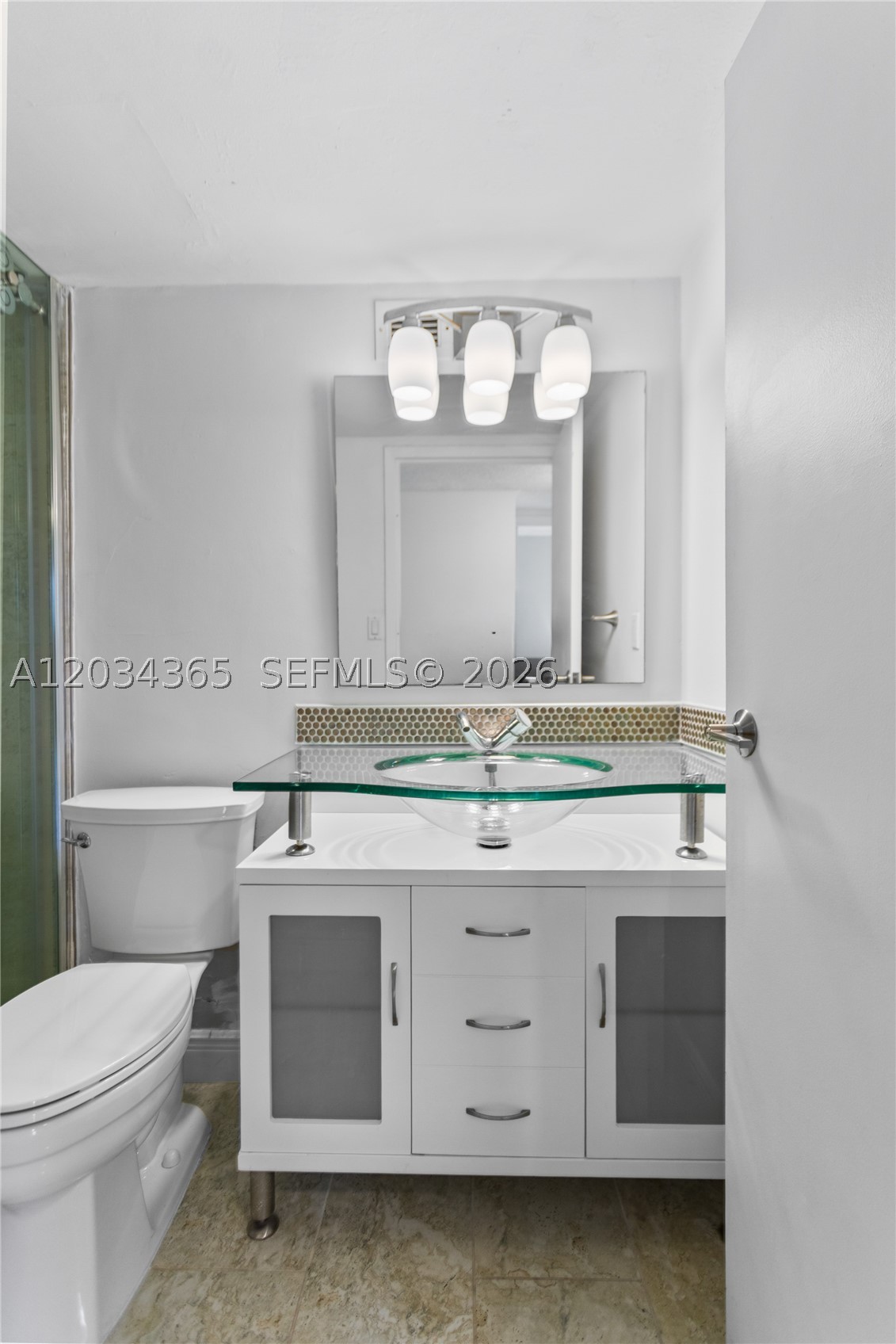 PLAZA OF AMERICAS CONDO P - Residential Lease