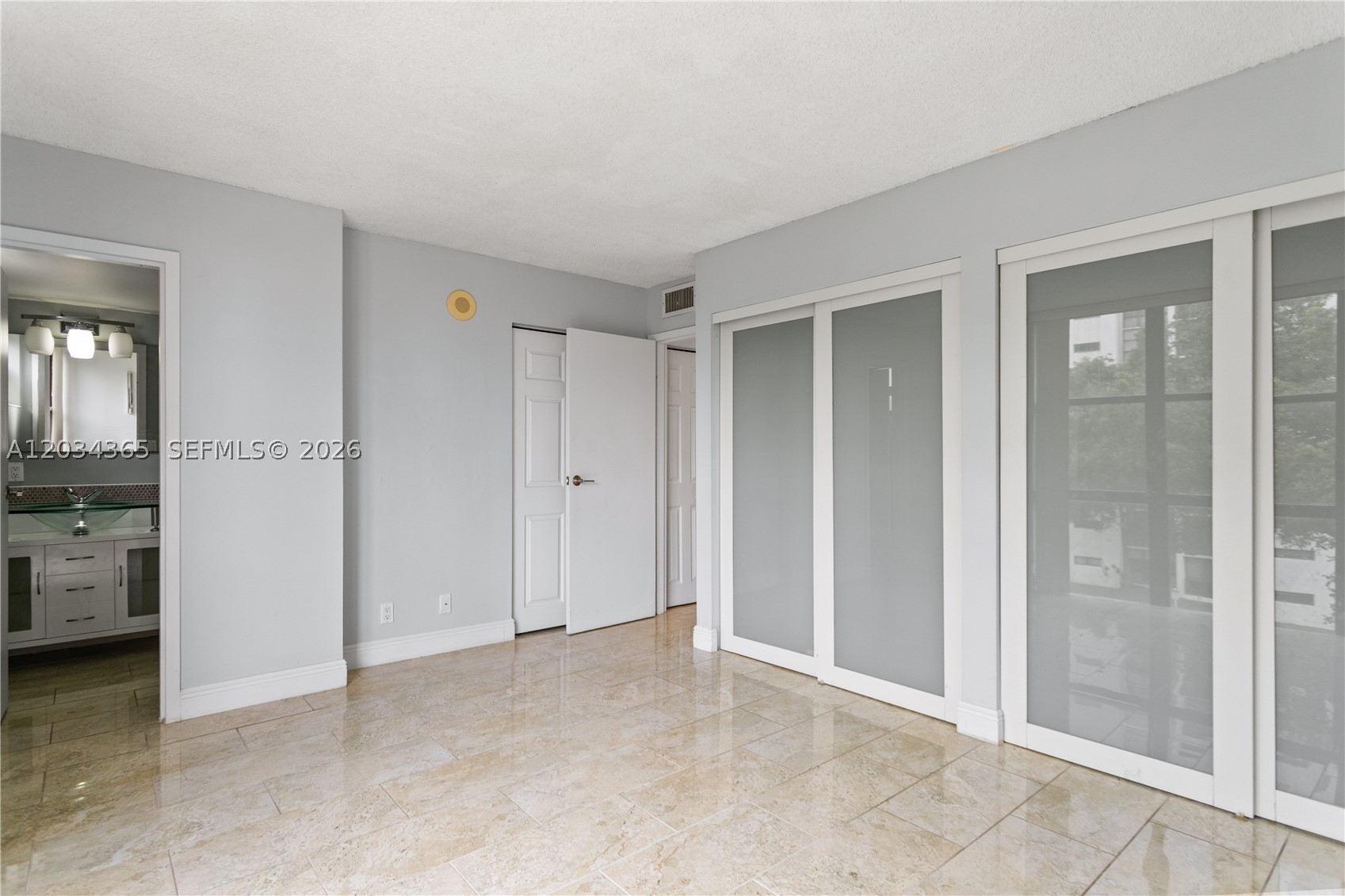PLAZA OF AMERICAS CONDO P - Residential Lease