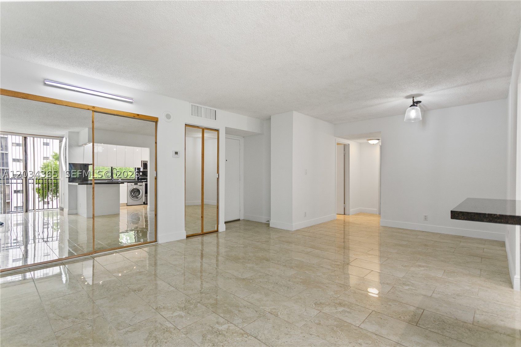 PLAZA OF AMERICAS CONDO P - Residential Lease