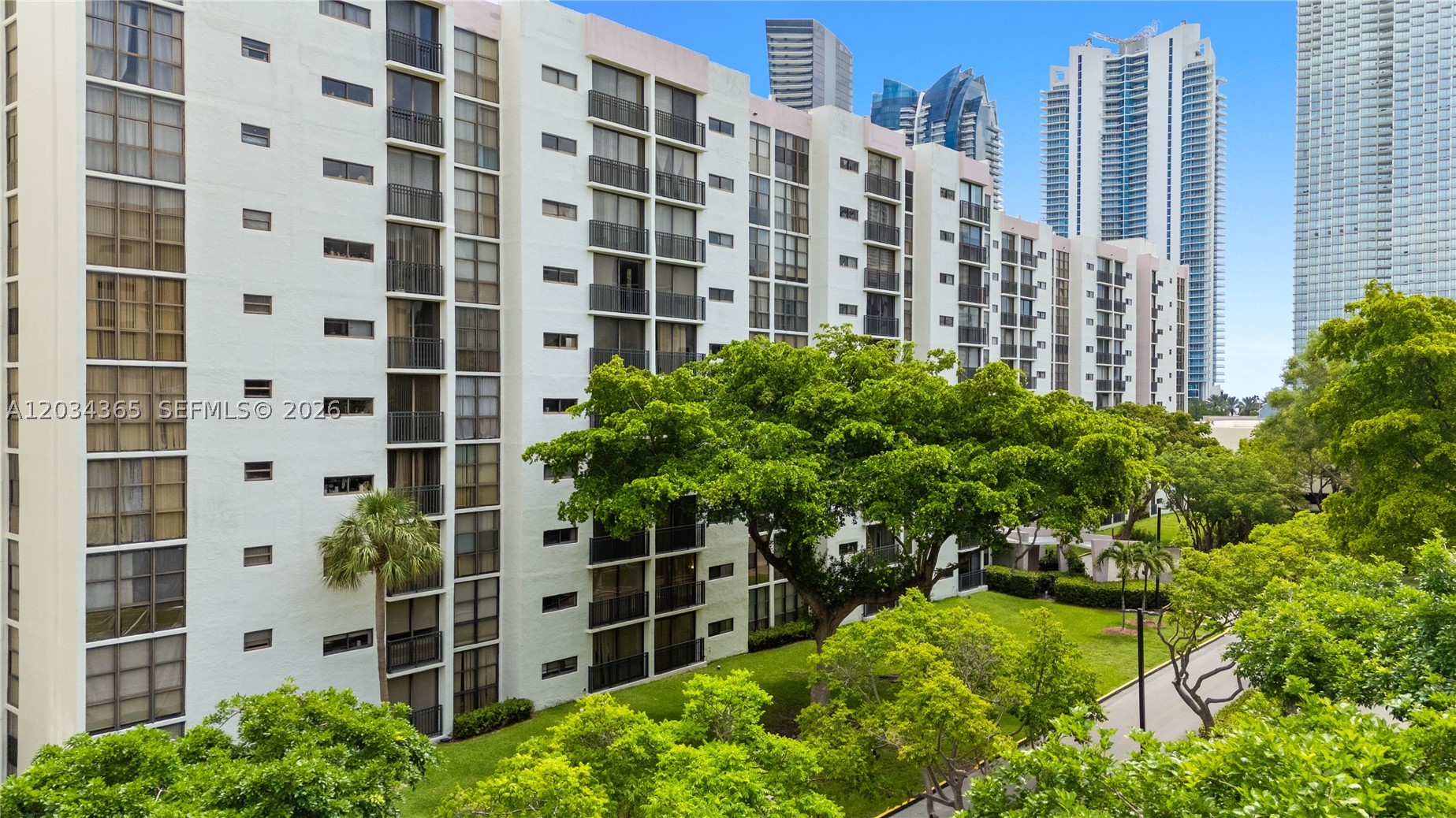 PLAZA OF AMERICAS CONDO P - Residential Lease