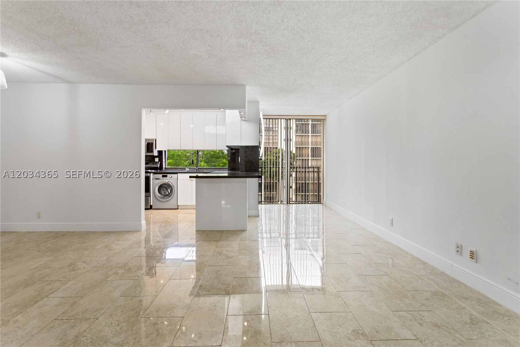 PLAZA OF AMERICAS CONDO P - Residential Lease