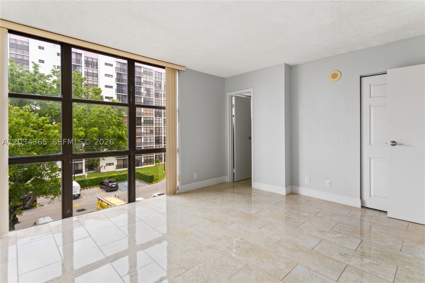 PLAZA OF AMERICAS CONDO P - Residential Lease