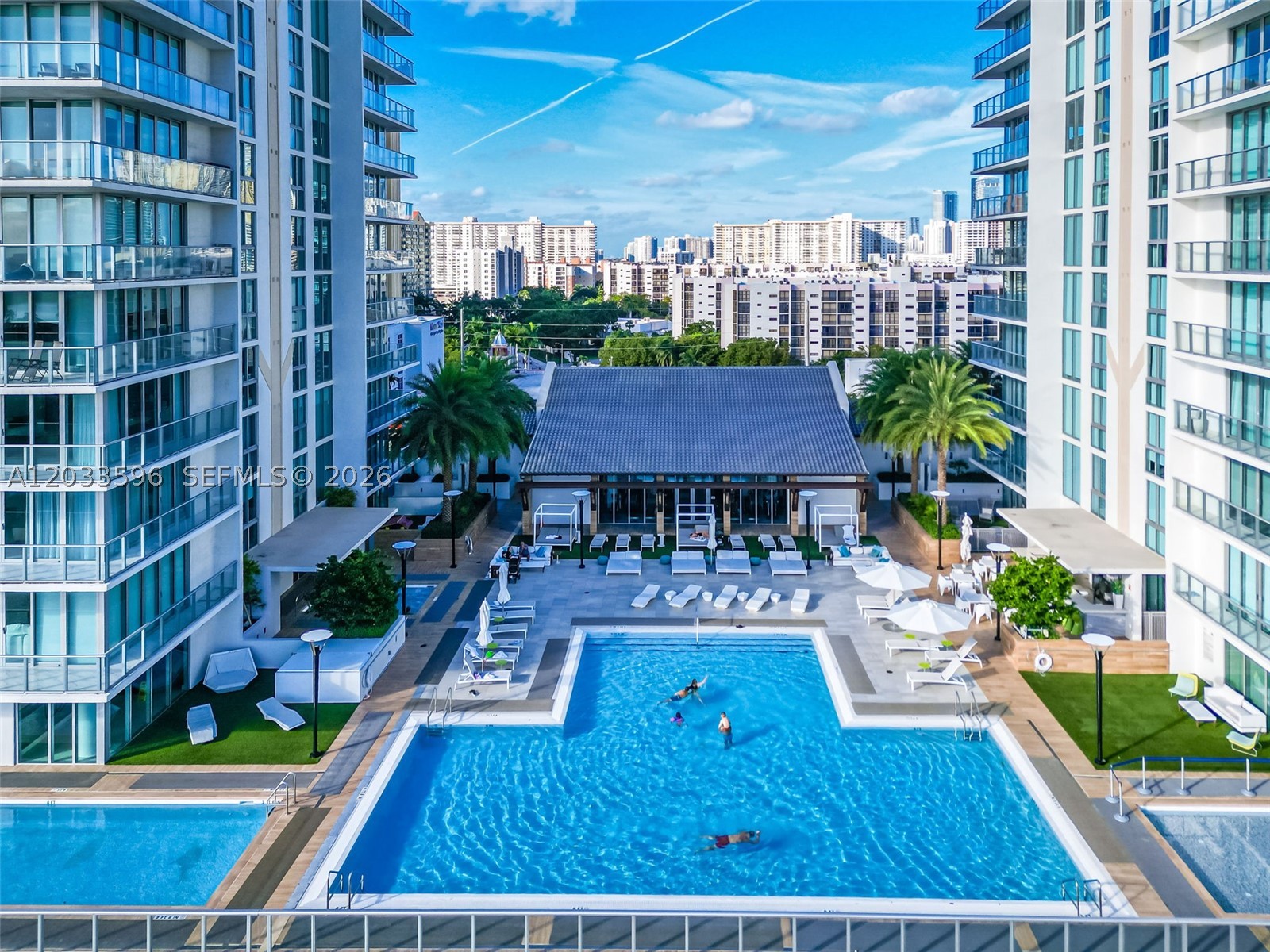 PARQUE TOWERS CONDO - Residential Lease