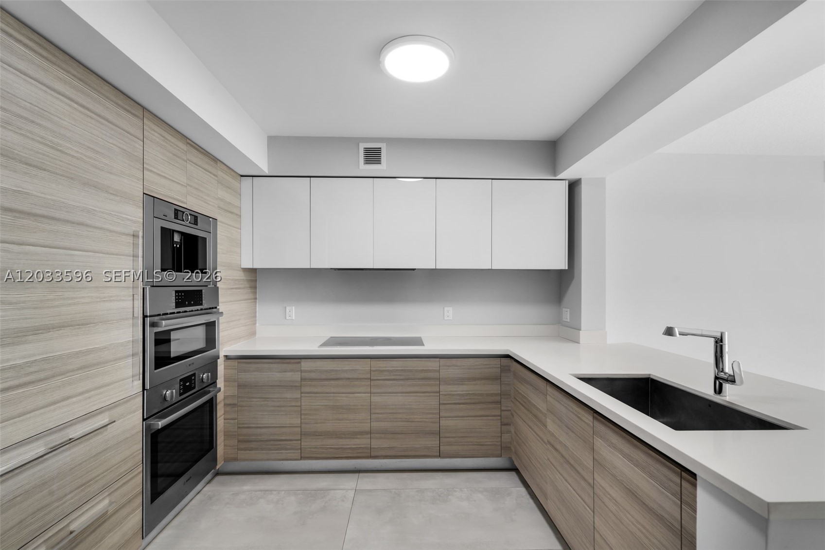 PARQUE TOWERS CONDO - Residential Lease