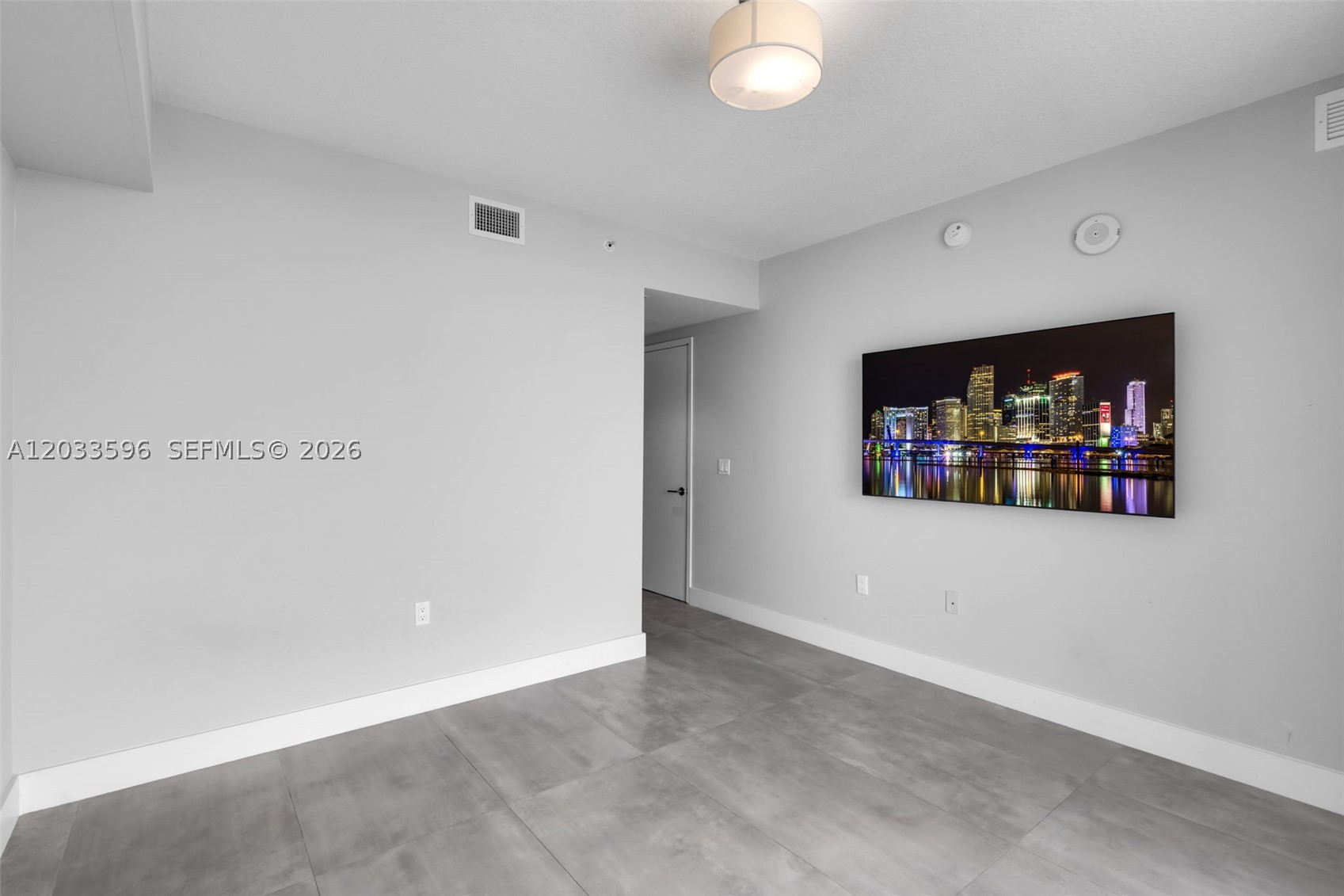 PARQUE TOWERS CONDO - Residential Lease