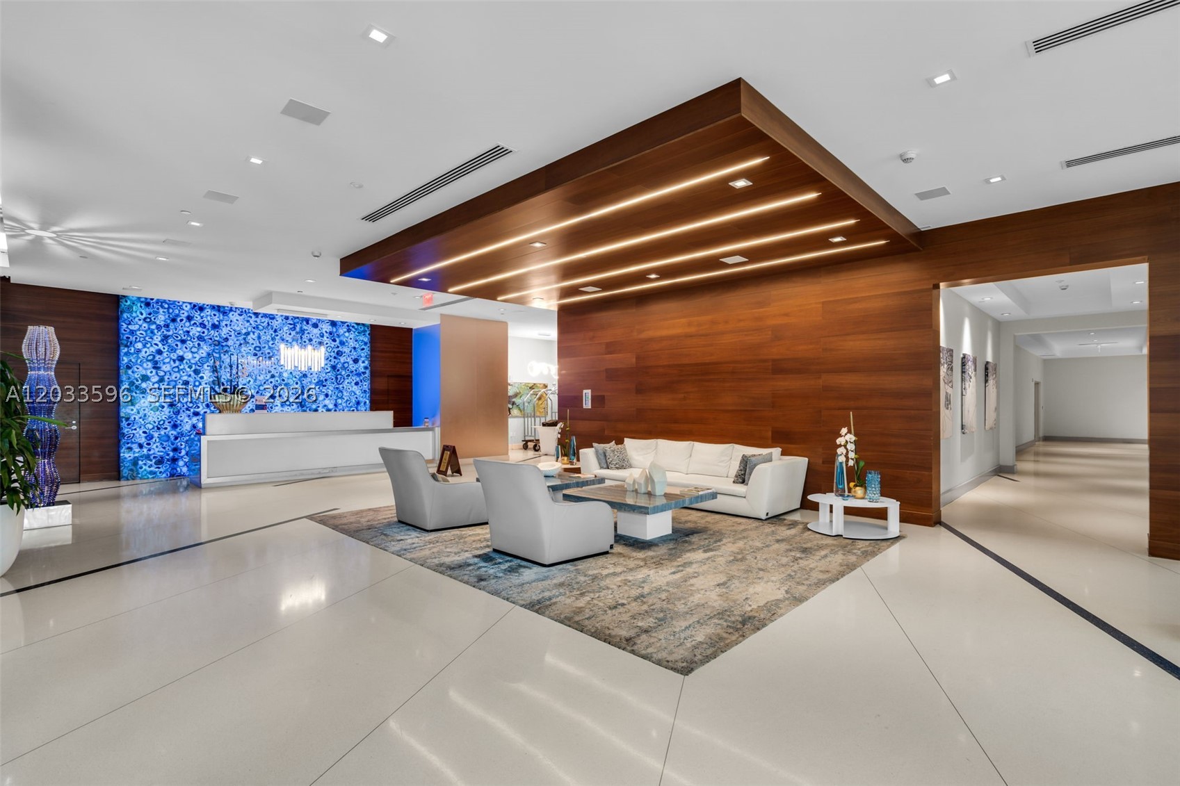 PARQUE TOWERS CONDO - Residential Lease