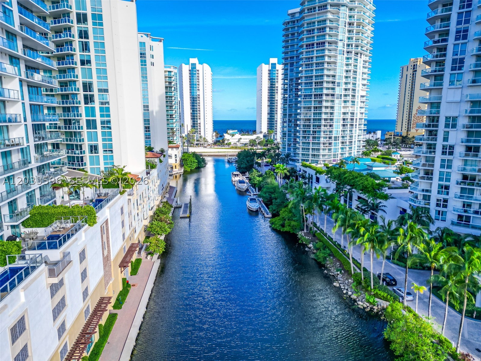 PARQUE TOWERS CONDO - Residential Lease