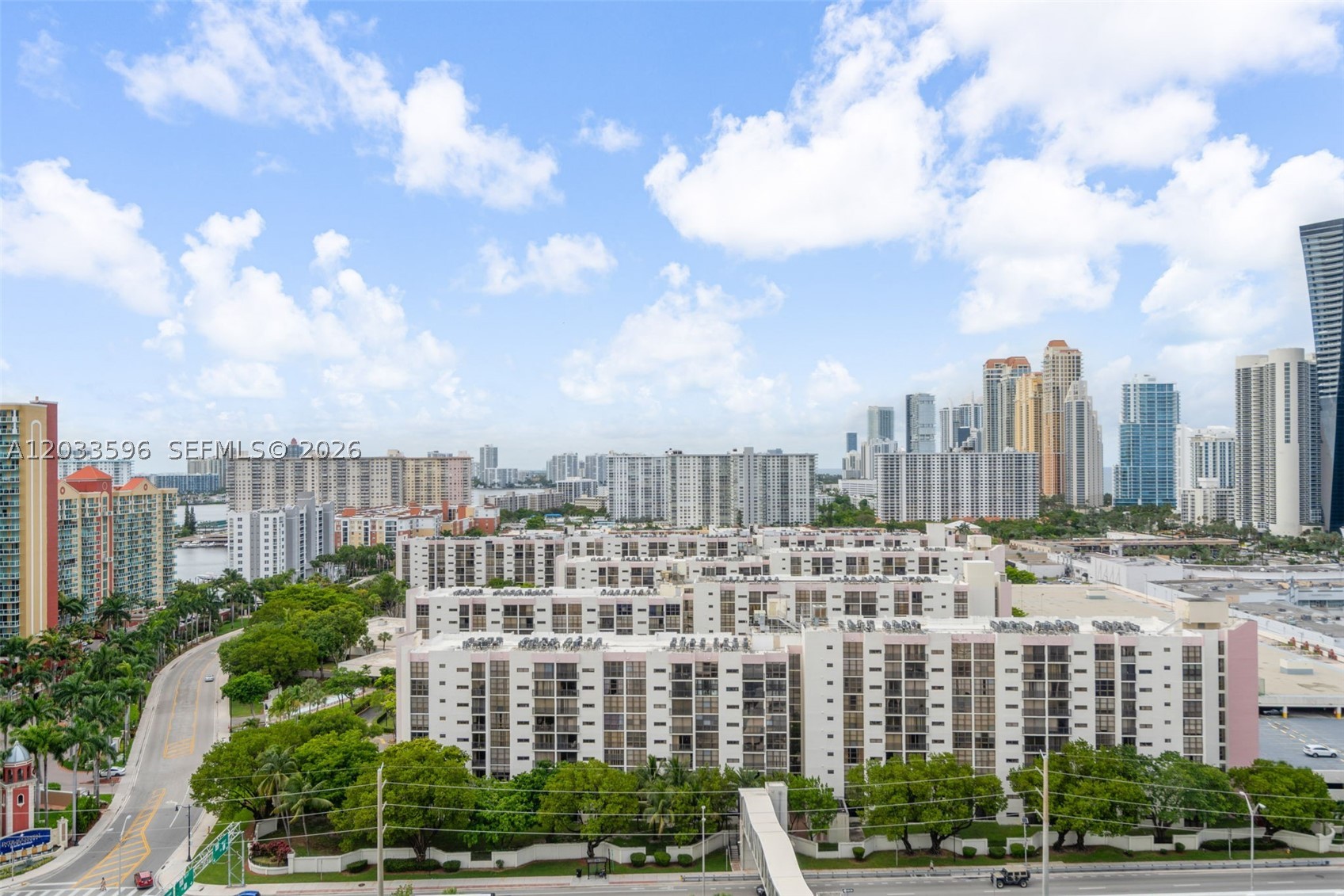 PARQUE TOWERS CONDO - Residential Lease