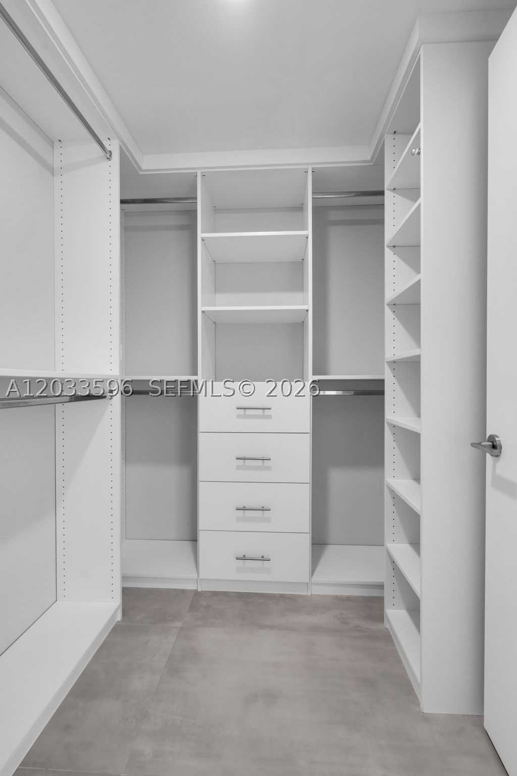 PARQUE TOWERS CONDO - Residential Lease