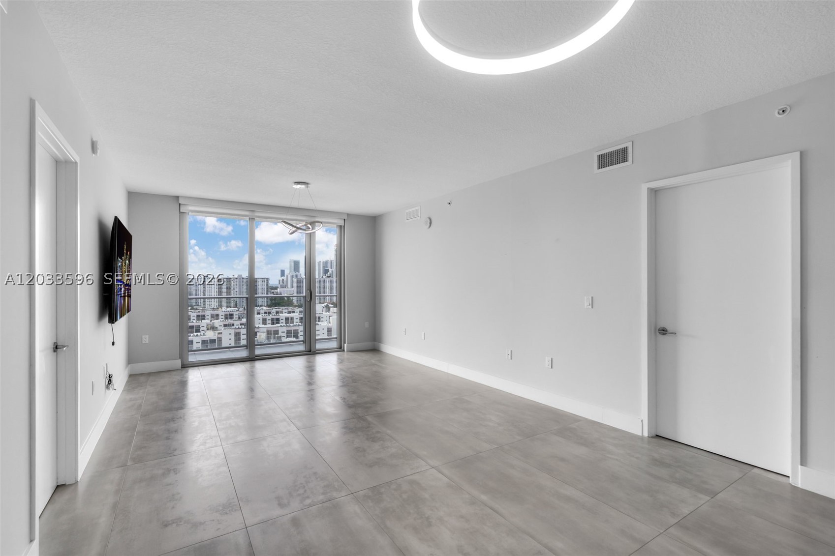 PARQUE TOWERS CONDO - Residential Lease