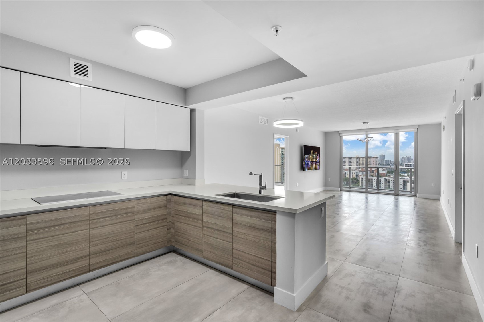 PARQUE TOWERS CONDO - Residential Lease