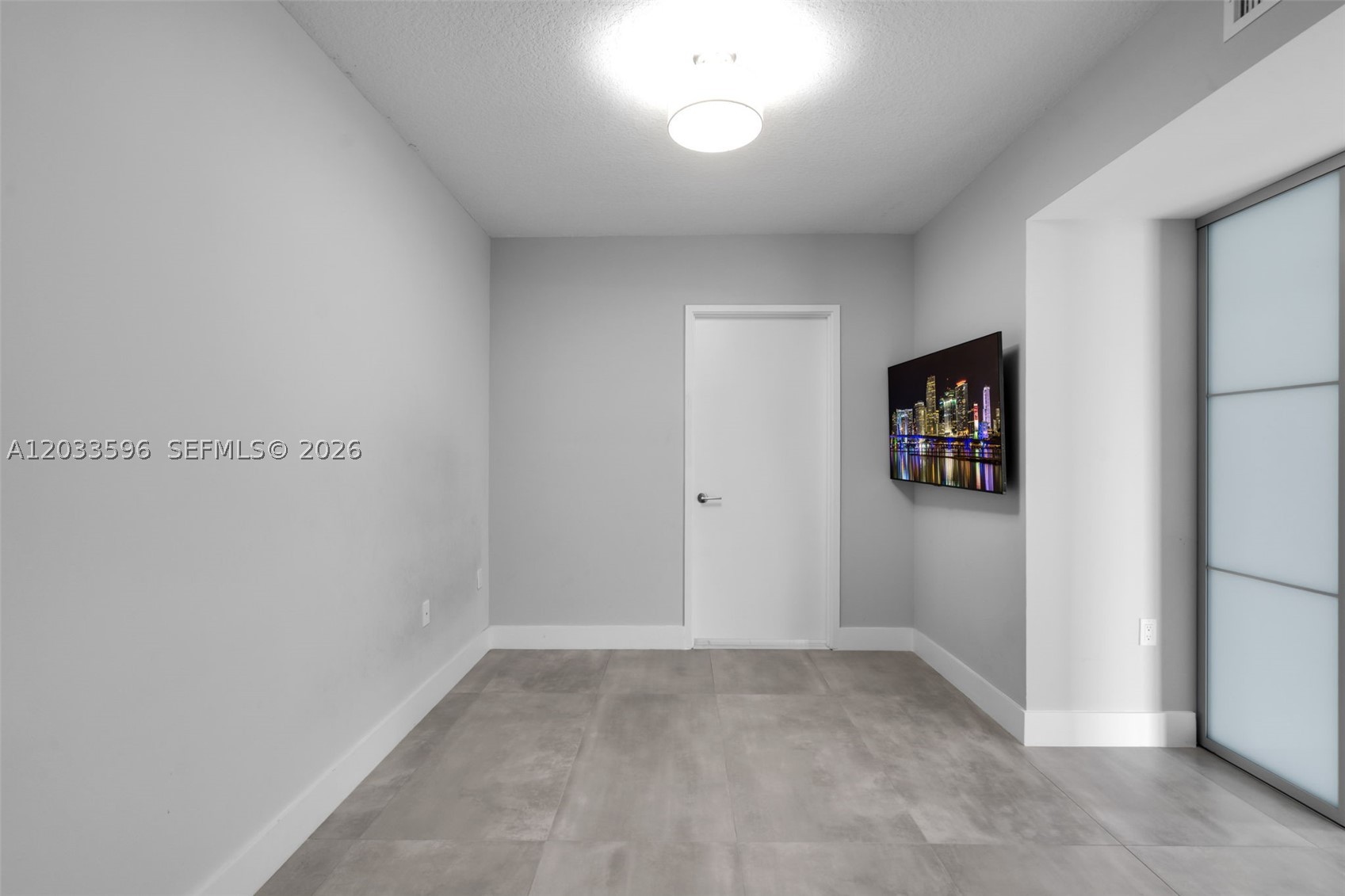 PARQUE TOWERS CONDO - Residential Lease