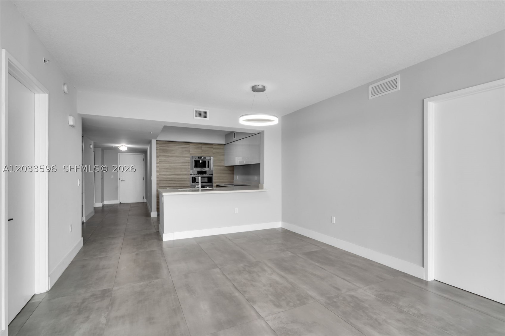 PARQUE TOWERS CONDO - Residential Lease