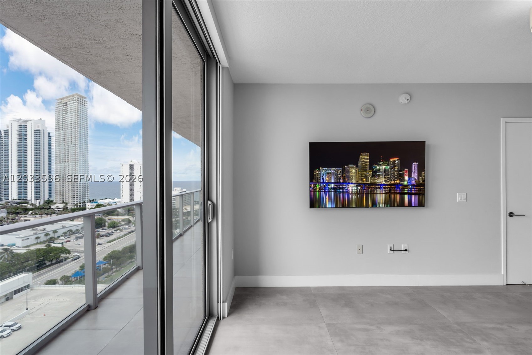 PARQUE TOWERS CONDO - Residential Lease